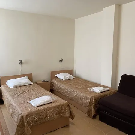 семеен плаза Otel *