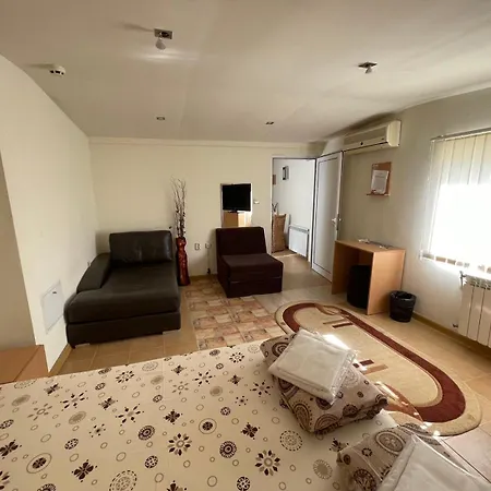 Hotel семеен плаза *