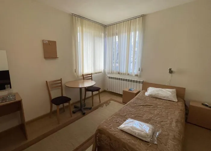 семеен плаза Hotel *