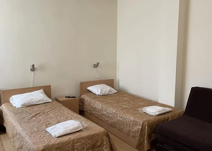 семеен плаза Hotel *